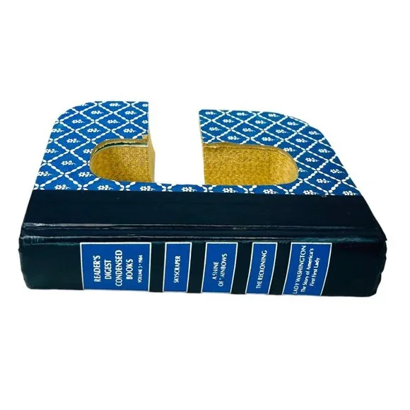 Letter C Shaped Book Hand Carved Reader’s Digest Condensed Books 1984 - Picture 5 of 7